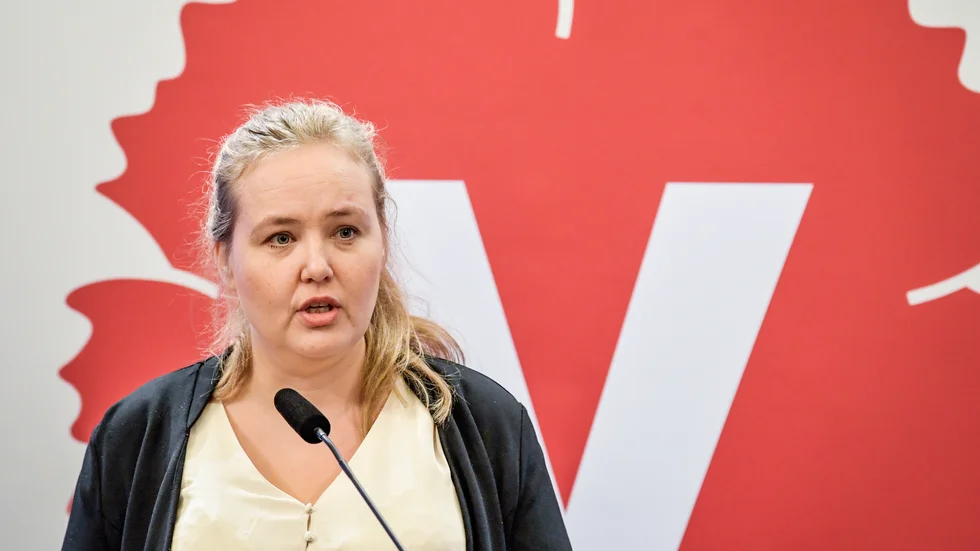 Vänsterpartiets vice ordförande Ida Gabrielsson ser inga realistiska möjligheter till lösningar före måndagens omröstning som kan få V att vika från att rösta för att fälla statsministern. Arkivbild.