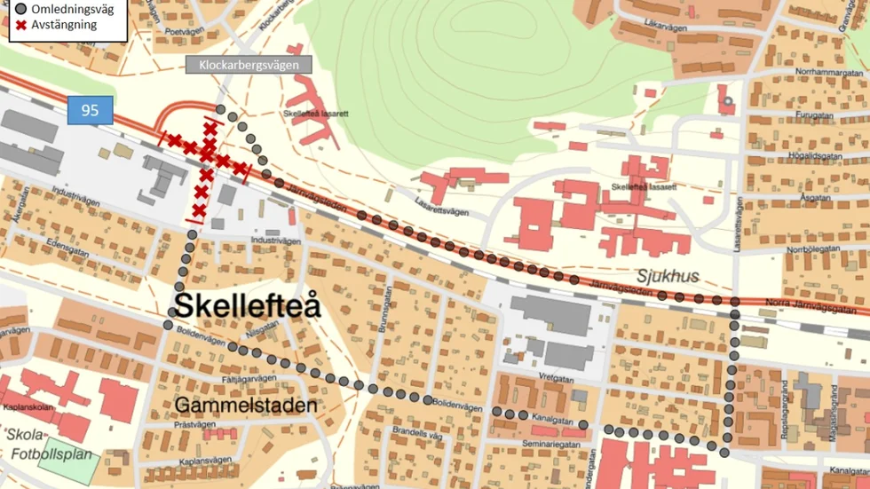 Kartan visar hur trafiken påverkas. Klockarbergsvägen kommer stängas av från påfartsleden fram till första korsningen söder om Järnvägsledens bro. Bron över Klockarbergsvägen kommer också stängas av, då leds trafiken via en omledningsväg som ska byggas.