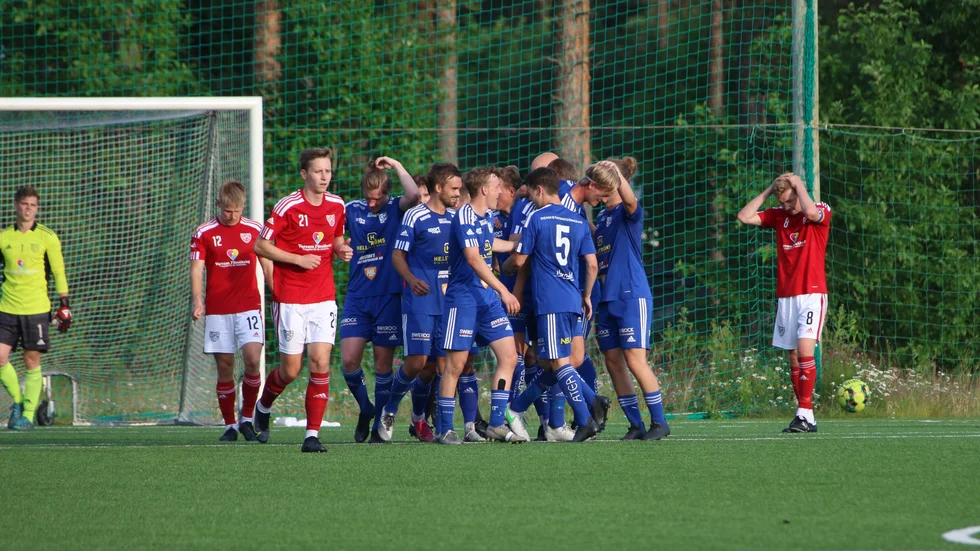 Norrbottenderby mellan Storfors AIK och Notviken IK i återstarten av division 2. 
