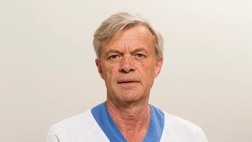 Clas Juhlin, överläkare vid Akademiska sjukhuset, har studerat hur många av de som är smittade med covid som är vaccinerade.