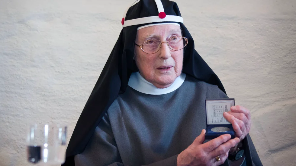 Birgittasysterm Patricia, Birgittasyster blev 94 år. Här ses hon efter att ha mottagit Birgittastiftelsens årliga pris 2013.