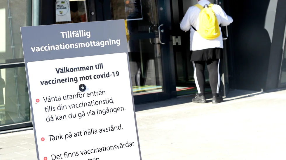 Vaccin mot säsongsinfluensa och dos 3 mot covid-19 kan tas på de tillfälliga mottagningarna på Ica Maxi arena eller vårdcentralerna i Slite och Hemse.