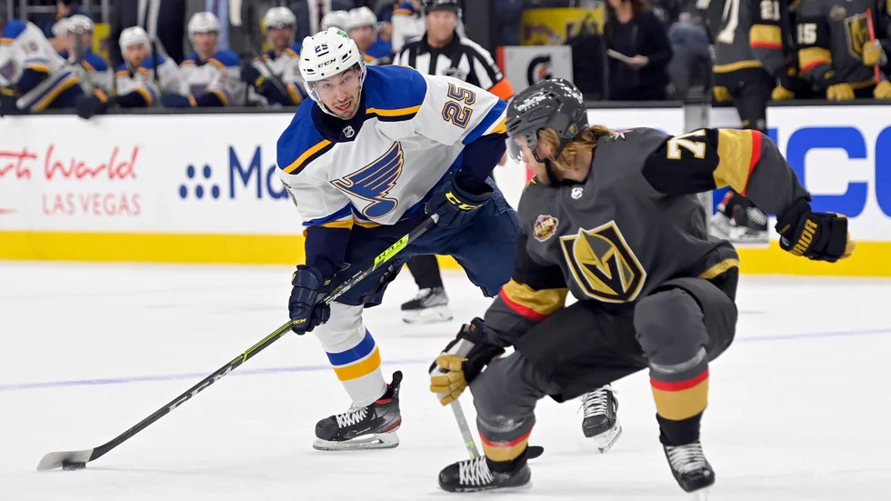 William Karlsson (till höger) i matchen mot St Louis.