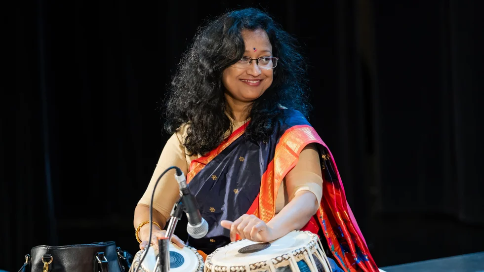 Suranjana Ghosh är en av få professionella kvinnliga tablaspelare.