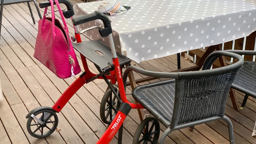 Man ska inte behöva förlora rätten att styra över sitt eget liv bara för att man är gammal, menar Kristdemokraterna på Gotland.