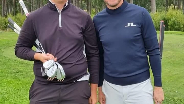 Visby GK:s Arvid Utas Lagerström och golfproffset Jonas Blixt efter förra helgens seger.