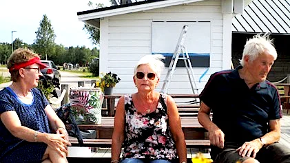 Denna trio dansade till Jerusalema under torsdagsträffen.
