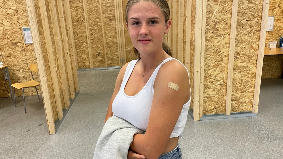 "Jag längtar efter att få börja träffa alla äldre släktingar som vanligt igen", säger Linn Arodell, 17.