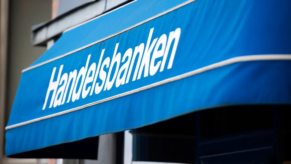 Handelsbanken räknar med att Riksbanken genomför sin första räntesänkning i slutet av nästa år. Arkivbild.
