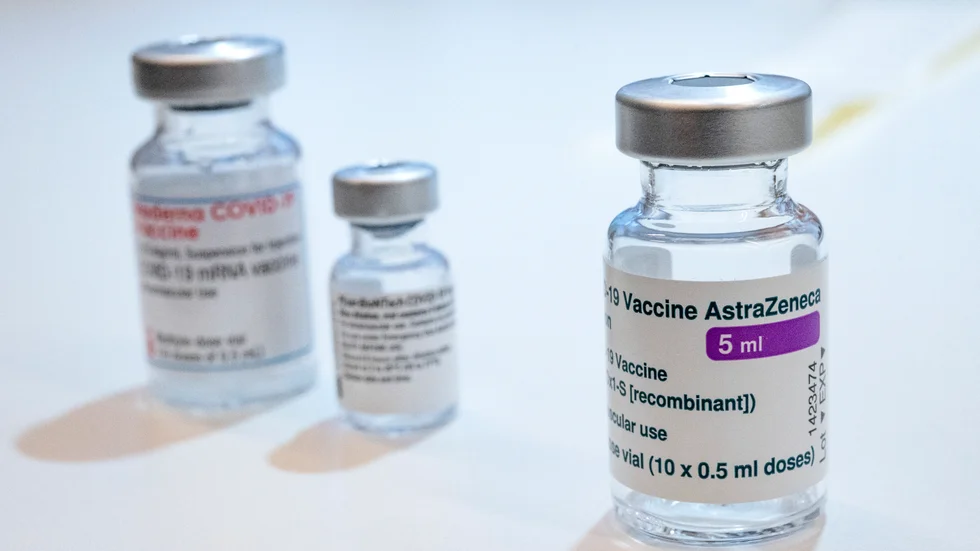 Japan har stoppat 2,6 miljoner doser av Modernas vaccin på grund av två dödsfall, som utreds om de kan ha kopplingar till en felaktig "batch" vaccin. Arkivbild.