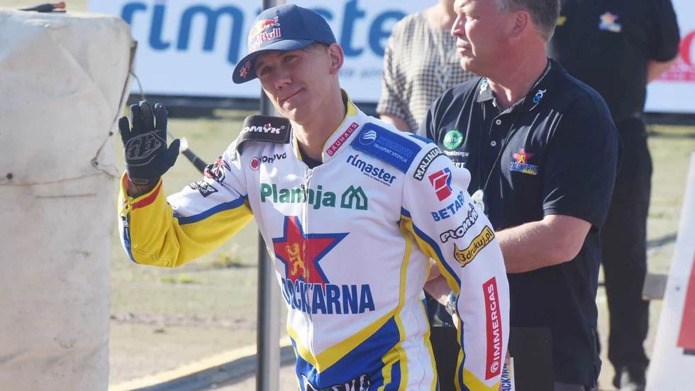 Maciej Janowski är tillbaka i Dackarna när de möter Piraterna hemma på torsdagen.