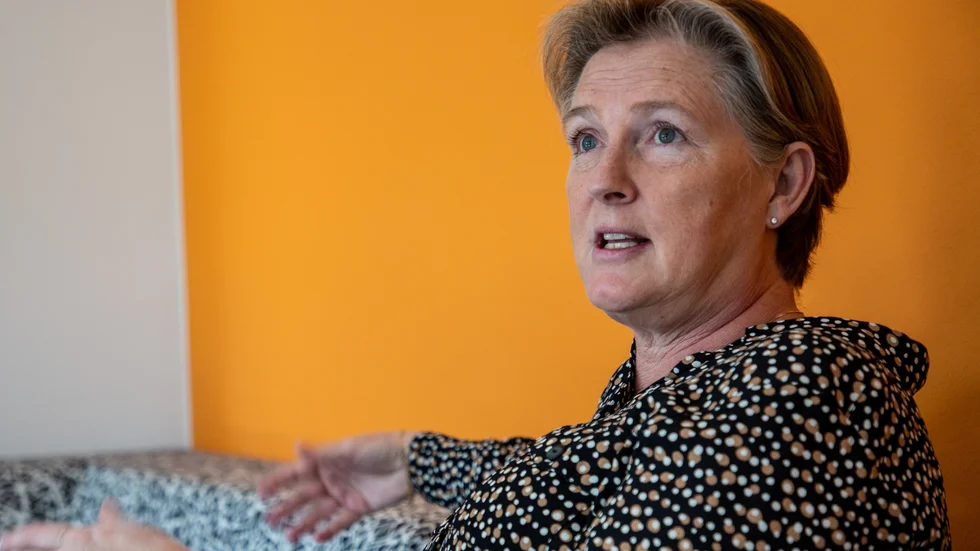 "Om det finns någon biomedicinsk analytiker på Gotland som i dag inte jobbar operativt i vården och som kan tänka sig att resursförstärka tillfälligt skulle vi vara oerhört tacksamma”, säger hälso- och sjukvårdsdirektör Marie Loob.