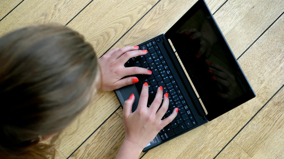 Cyberhoten ökar från olika håll. Vår så kallade ”cyberhygien” – på jobbet och hemma – är inte alltid så hög som den borde vara, med tanke på de känsliga uppgifter som vi har tillgång till. 
