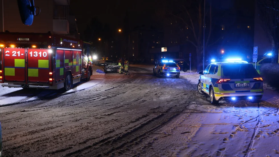Olyckan inträffade sedan ena bilen kommit över i vänster körfält.