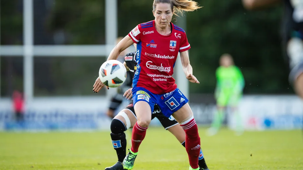 32-åriga Clara Markstedt har blivit en nyckespelare i Vittsjö. Nu ska Damallsvenskan avgöras.