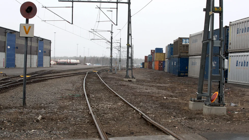 Godstransporter är en viktig del av näringslivets blodomlopp. I och med att vi befinner oss långt från våra marknader är det viktigt att bygget av Norrbotniabanan påskyndas, för att skapa en ökad konkurrenskraft för industrin i norr, skriver företrädare för Piteå hamn, Smurfit Kappa, Shore link och Piteå kommun.