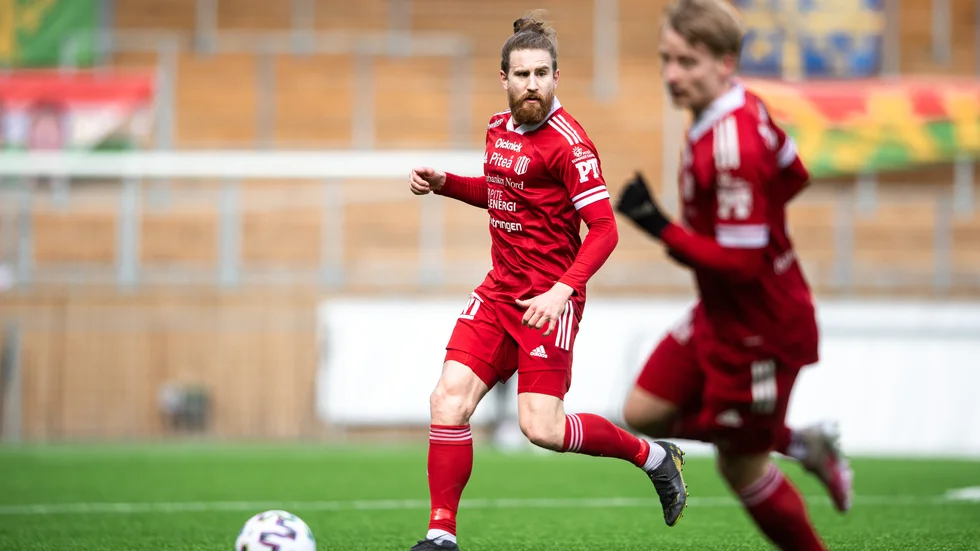 Joachim Olofsson gör sin femste säsong i Piteå IF – men sin första i division 1. Hittills skrämmer inte nivåskillnaden. (Arkivbild)
