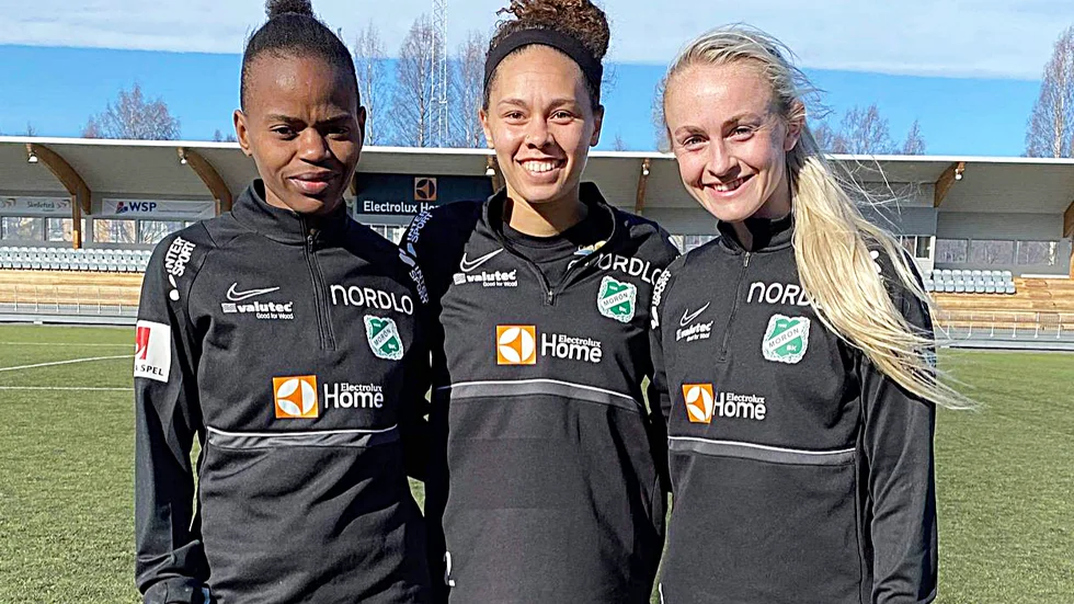 Hildah Magaia, Rebekah O'Brien och Michaela Kovacs gjorde målen när Morön spelade internmatch under söndagen.