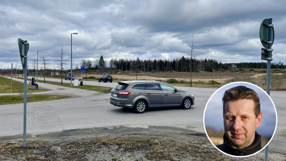 Mats Lundevaller berättar att en ny väg och en rondell ska byggas på Lövåsen med anledning av exploateringsplanerna. 