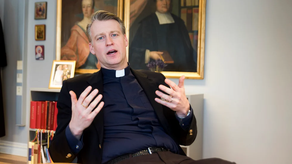 Kyrkoherde Pär Österlund och Finspångs församling har lämnat in en polisanmälan med brottsrubriceringen grovt förtal. 