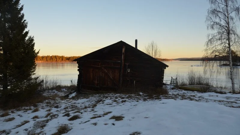 Den 19 augusti är det premiär för sommarteatern "Mordet i Saskamjaure" i Saskam utanför Jokkmokk.