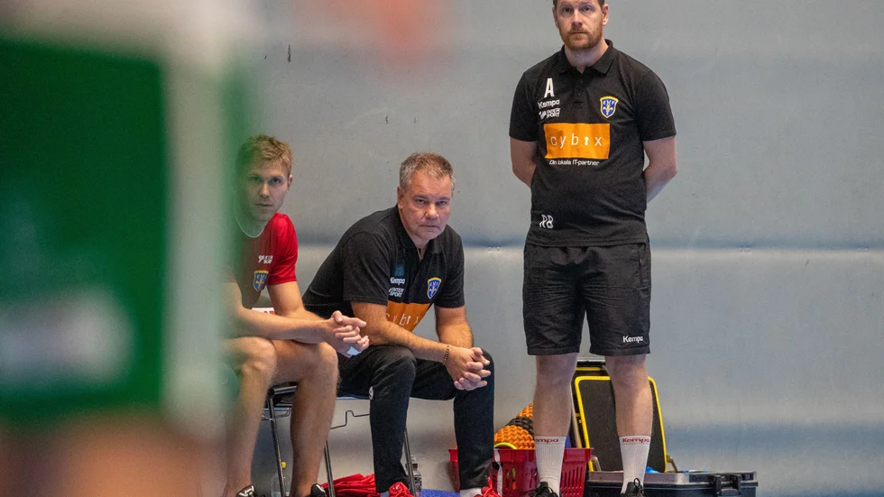 Assisterande tränaren Tomas Wigh och huvudtränaren Rickard Bäcklin; går de mot en sjätte raka seger?