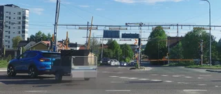 Uppdaterad: Nu är bommarna uppe igen på Lasarettsvägen
