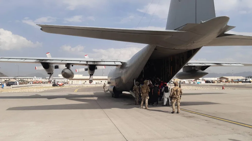 Svenska försvarsmaktens Hercules 848 på Kabuls flygplats.