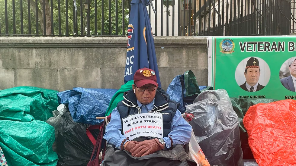 Dhan Gurung, 60 år, och de övriga gurkhaveteranerna hungerstrejkade i 13 dagar.