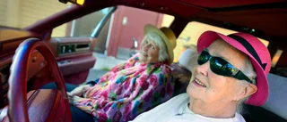 Stina, 85 och Elsie, 92, trivs på raggarstritan 