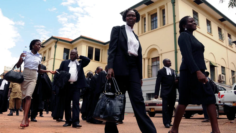 Uganda avskaffar en kontroversiell lag som bland annat förbjudit kortkorta kjolar i det offentliga. På bilden en domstol i huvudstaden Kampala. Arkivbild.