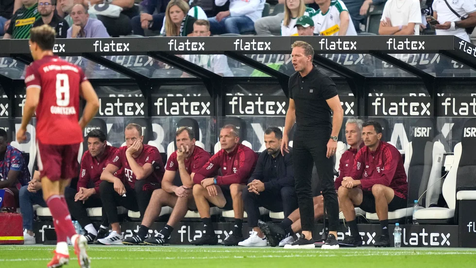 Julian Nagelsmann, till höger, har inte fått med sig resultaten som Bayern München-tränare.