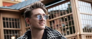 Danny Saucedo balanserar mellan gubbe och popsnöre