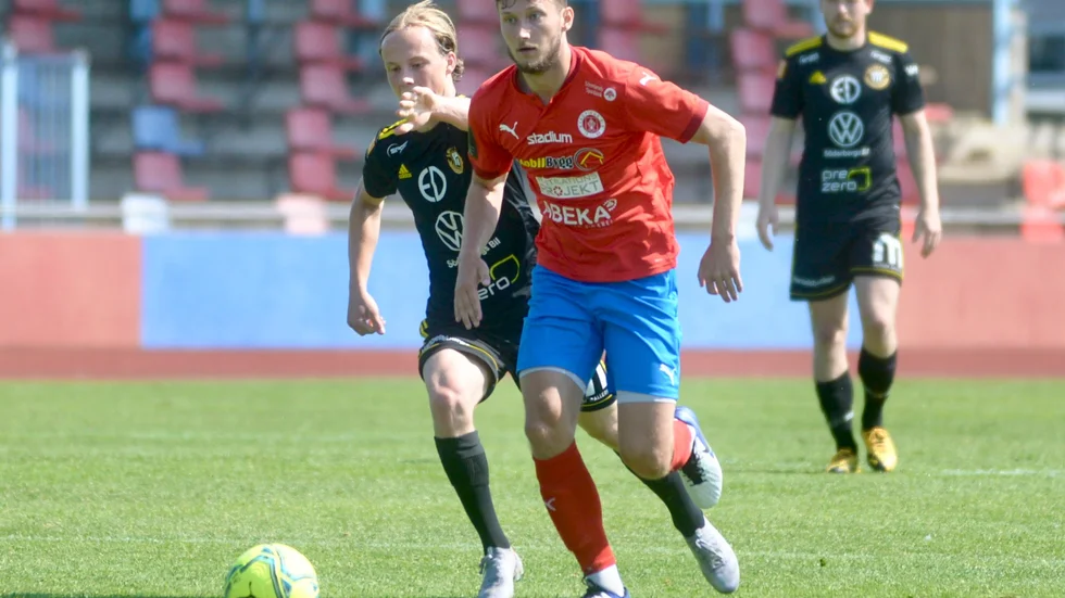 Mittbakcen Jakob Bergman missar Bissarnas alla matcher i oktober.