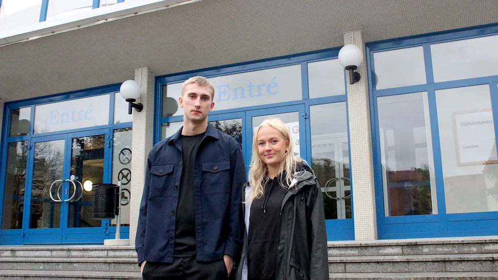 Tvillingarna Widström, Erik och Saga, vill nå lika långt som mamma Helene inom handbollen. Minst. "Åtminstone handbollsligan", säger Erik. "Det är samma för mig. I alla fall allsvenskan", säger Saga.