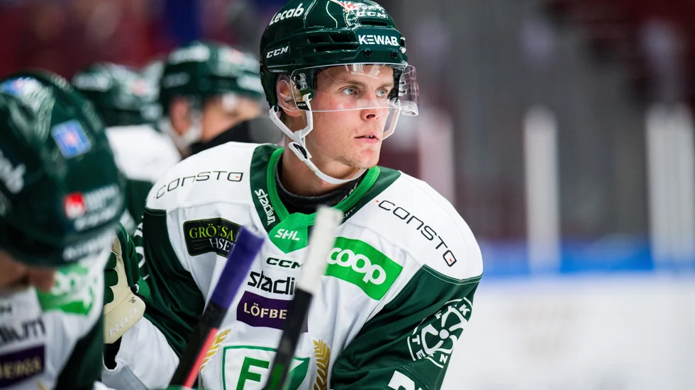 Carl Jakobsson har inlett säsongen med två poäng på tre matcher och Färjestad ligger tvåa i SHL.