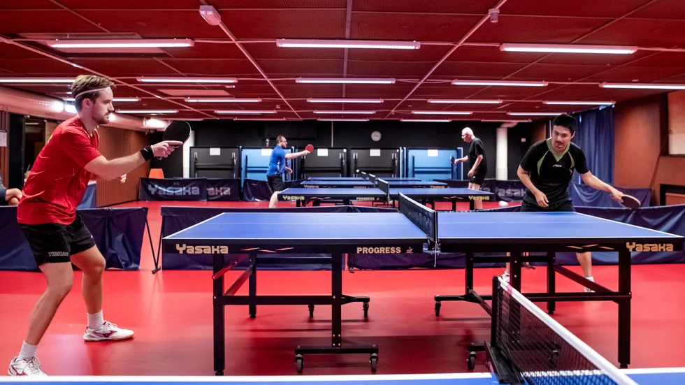 Emil Bergström och Jiang Chanhong tillför rutin från spel i pingisligan i Västers BTK.s premiärlag i Superettan. 