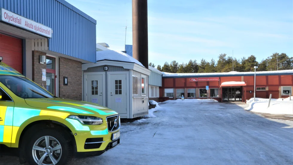 Personalen på ambulansen i Jokkmokk är upprörda över utebliven covidersättning.