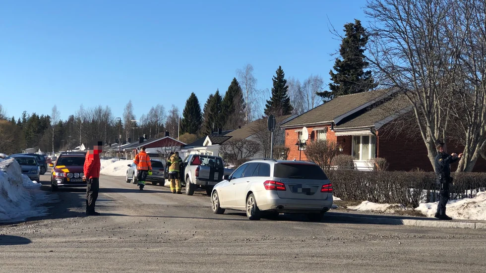 Räddningstjänsten var först på plats och tog hand om den påkörde pojken.