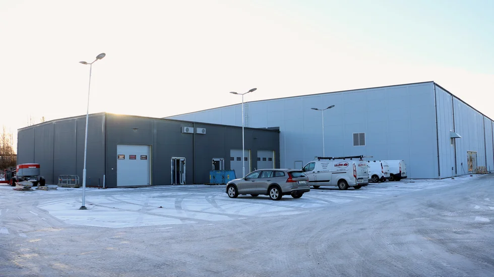Endast veckor återstår innan det blir spelpremiär i nya padelhallen som ligger vid E4 intill Bergsviksbron.