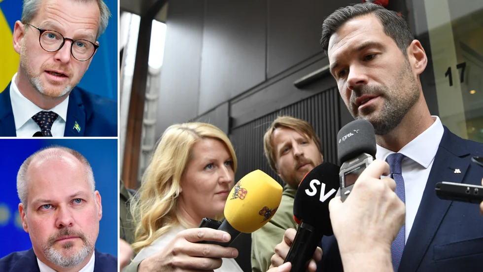 Inrikesminister Mikael Damberg (S) och justitieminister Morgan Johansson (S) ger svar på tal till Johan Forssell (M).