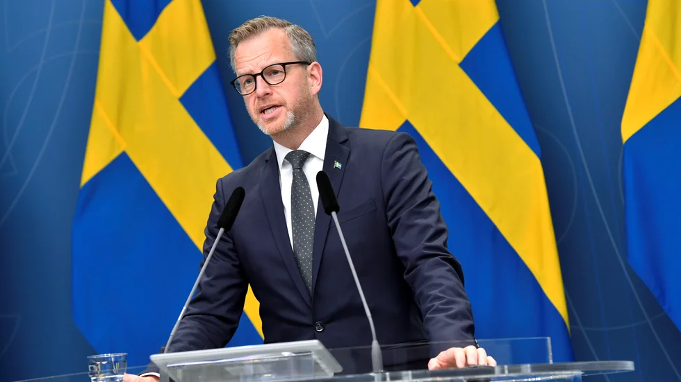 Inrikesminister Mikael Damberg (S) presenterar nya åtgärder för skärpta straff för brott mot knivlagen.