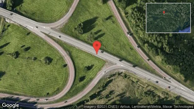 Stopp på E20 på grund av singelolycka med en personbil