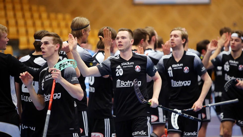 Felix Forslund, Motalakillen i svenska superligan i innebandy, är nu bekäftat klar för Dalen. Han flyttar tillbaka till Umeå.