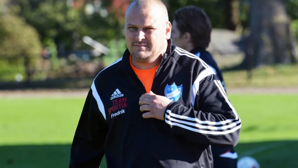 Tillbaka. Fredrik Walfredsson blir ny huvudtränare i IFK Västervik.
