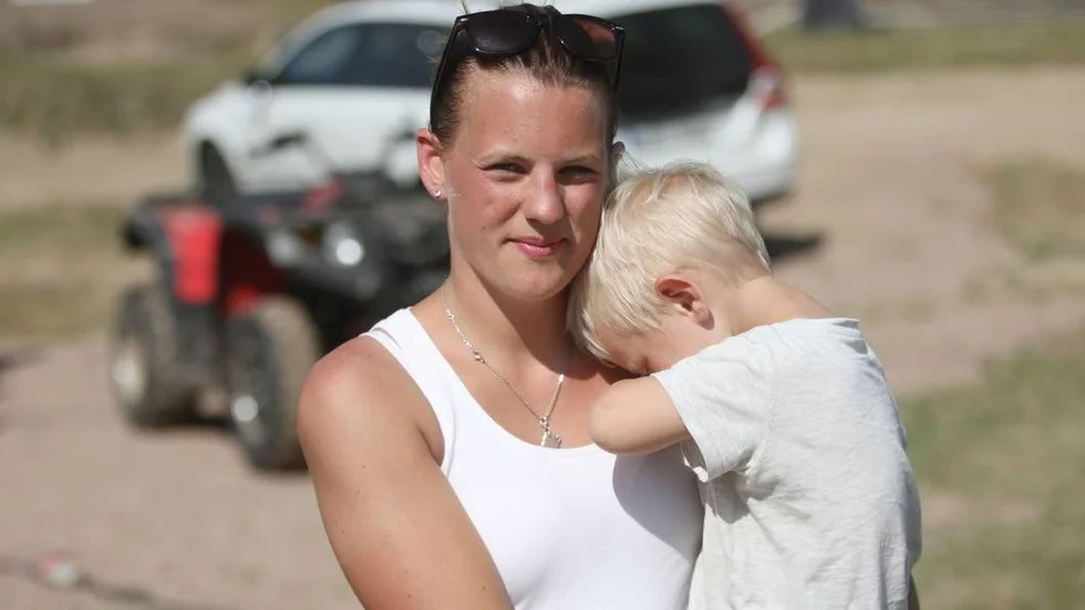 DUBBEL. Alexandra Damberg, här med sonen Algot, vann både i Nyköping och Norrköping i helgen.