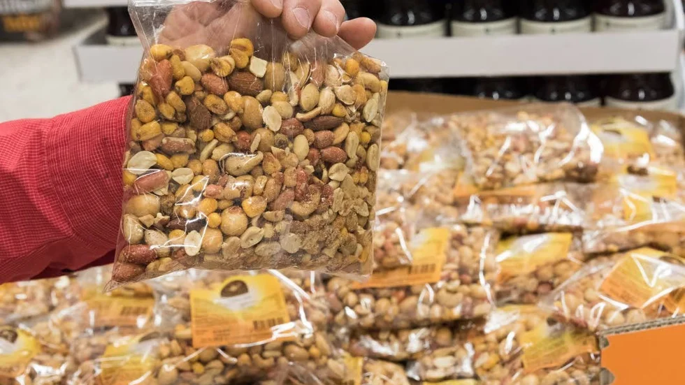 Nötmix. Det säljs mycket nötter under ramadan.