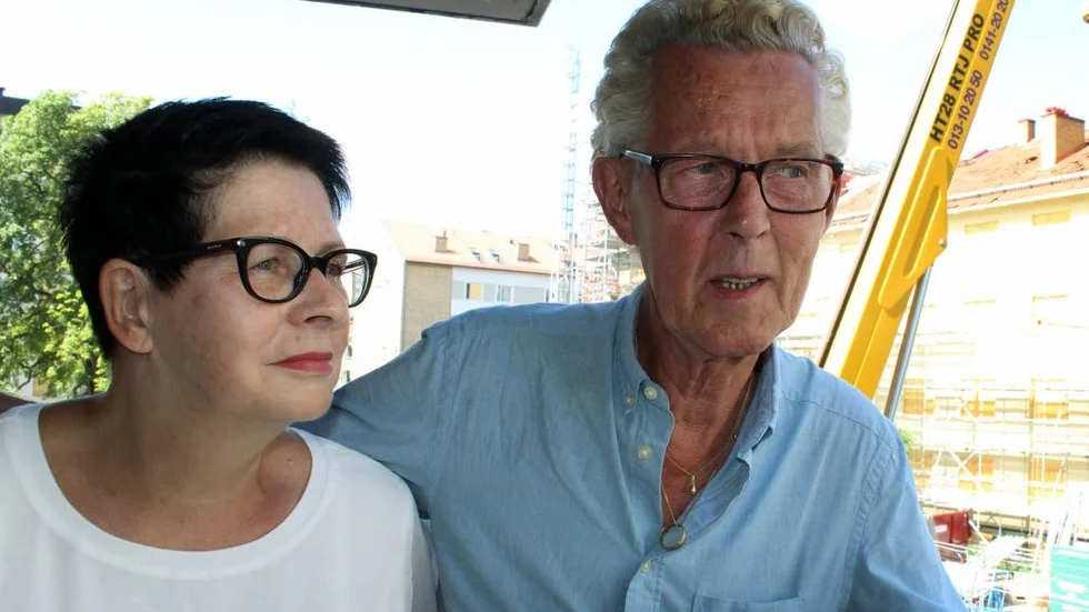 Paret Irene Palm och Anders Lindquist tar en dag i taget efter explosionen utanför på Ådalagatan.
