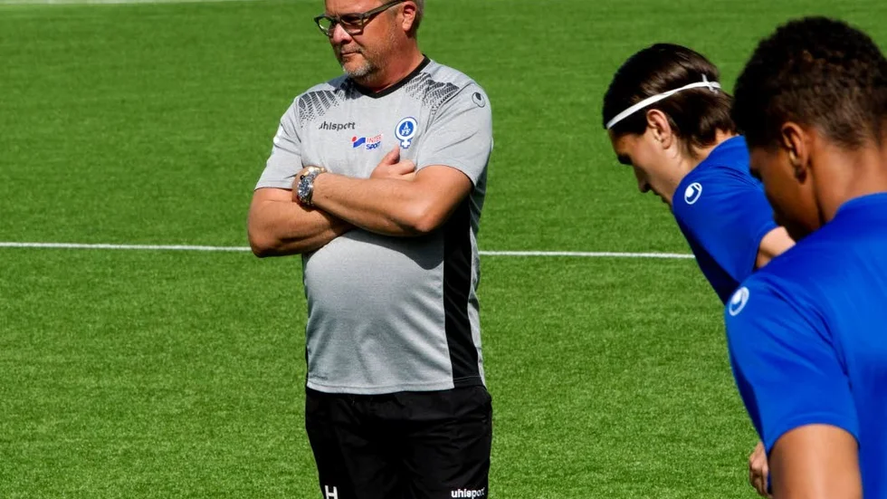Roar Hansen, tränaren, ser fram emot en ny utmaning för ÅFF när man ställs mot Falkenberg på söndag.