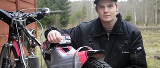 Han tar sista platsen i Dackarna